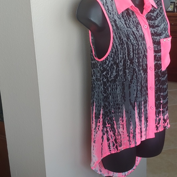 ☀SALE 4 for$20☀ Bongo Hi Lo Sleeveless Vibrant Top - Picture 2 of 3